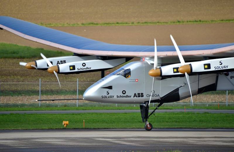 Solar_Impulse_SI2_pilote_Bertrand_Piccard_Payerne_November_2014_re